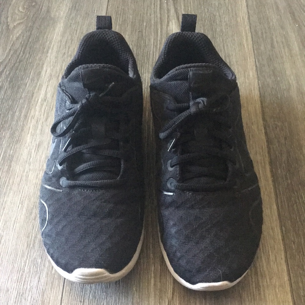 Nike gym shoe